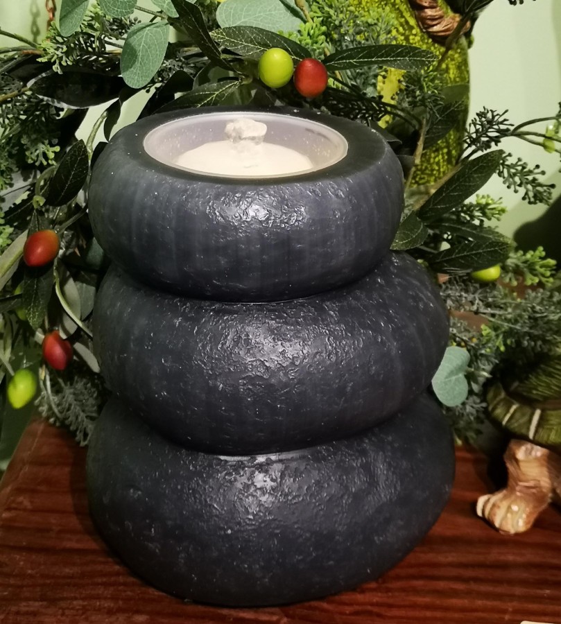 Wax table top fountain (Charcoal)