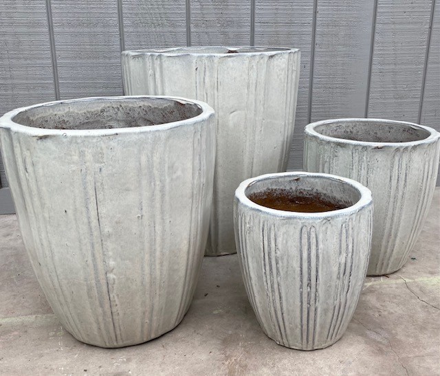 cream ribbed pot.jpg